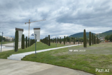 В парке Победы в Ханкенди строится Триумфальная арка