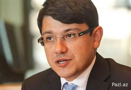 Любоваться собой он может и дома