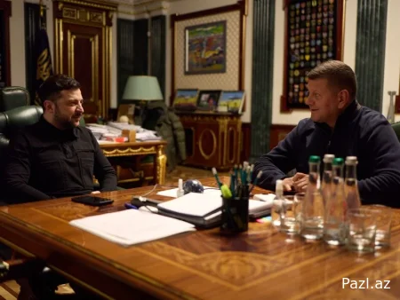 Для чего Зеленскому нужно было фото с Залужным?