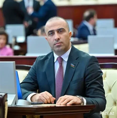 Неуместные гиперболы Бахруза Магеррамова