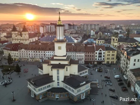 "Все сутки с ночи Россия бьет по Украине"