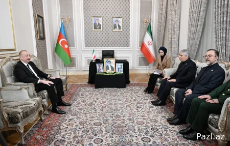 Ильхам Алиев посетил посольство Ирана